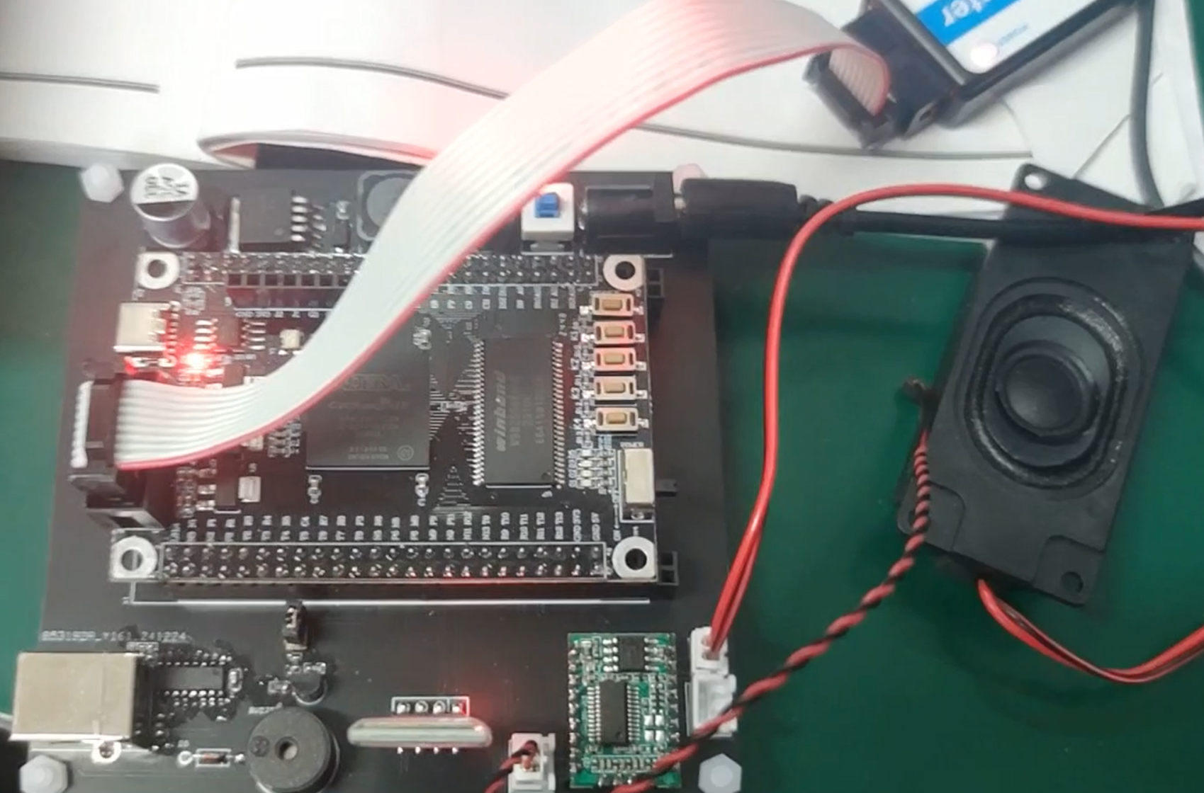 嵌入式-基于EP4CE6F17C8的创新音乐播放器设计(Matlab上位机、语音识别、蓝牙)